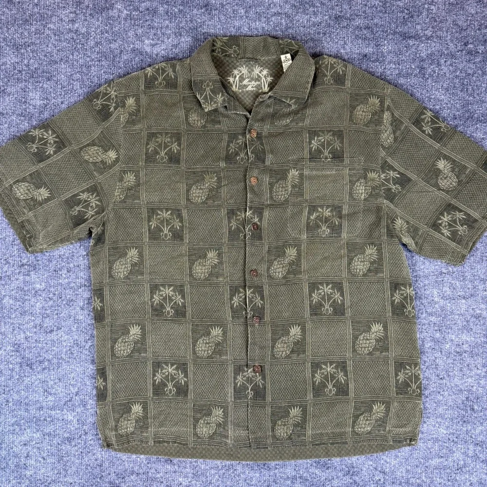 Montego Mon 100% Silk Hawaiian Pineapple Palm Tree Short Sleeve Button Up Shirt